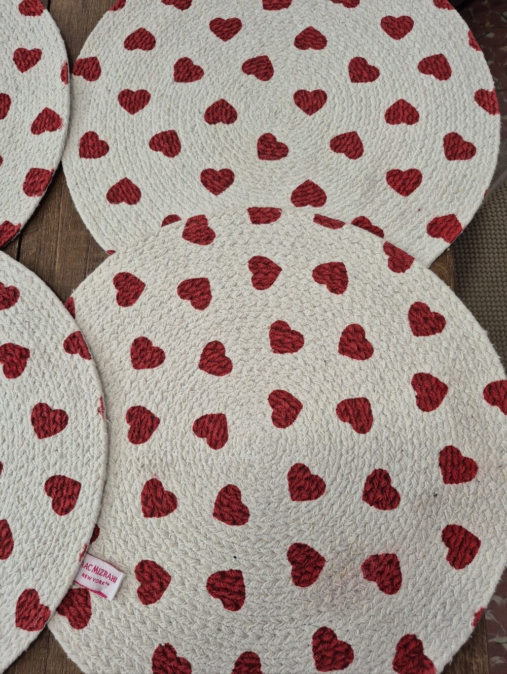 Isaac Mizrahi NY Set of 4 Heart Round Placemats Red Cream Valentine Table Decor - Picture 3 of 4